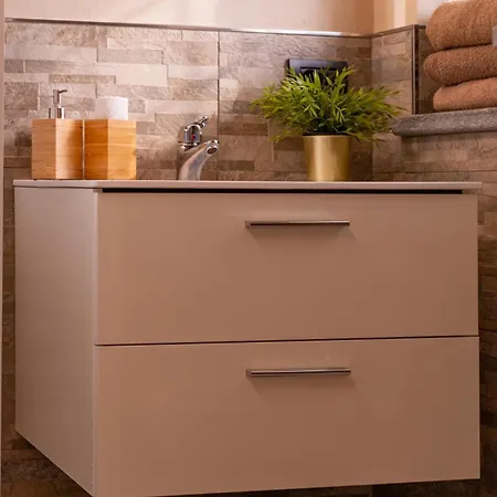 לינה וארוחת בוקר Amaranto 3*